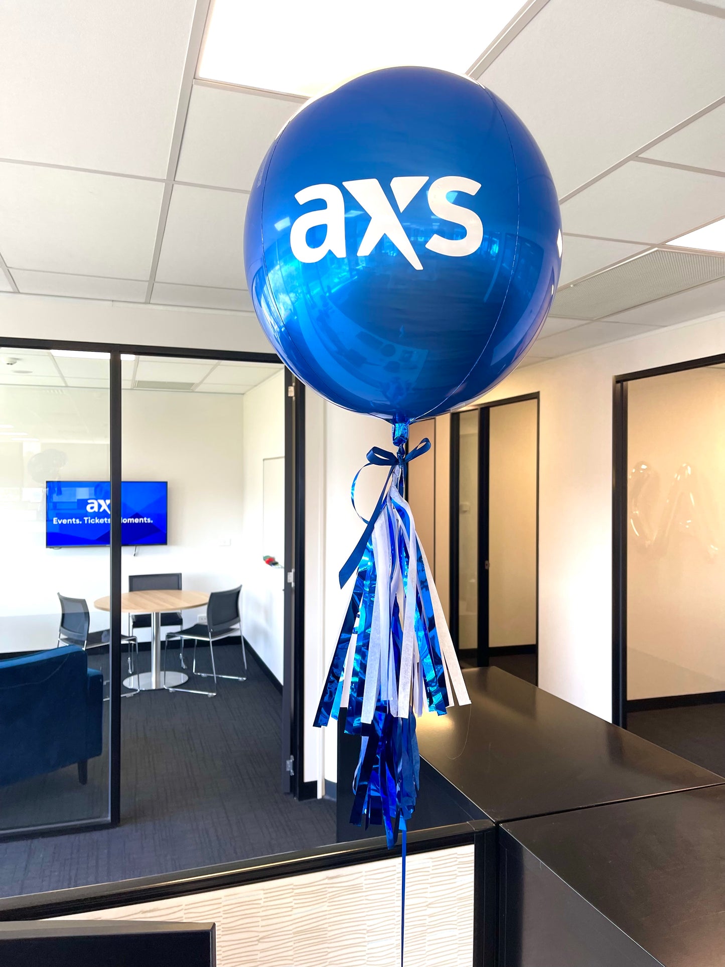 Office decoration with balloons