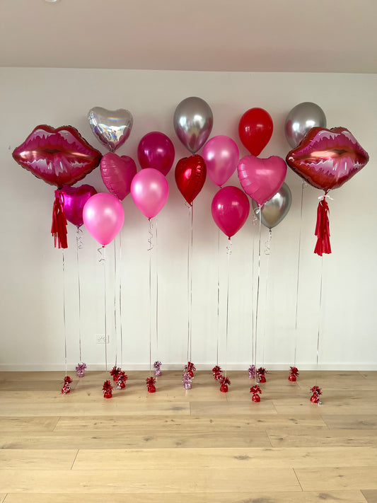 Free-standing Lips and Hearts balloons