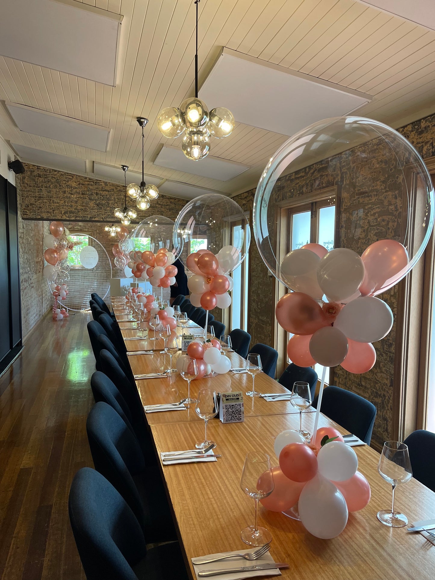 Large Table centrepiece balloon decoration